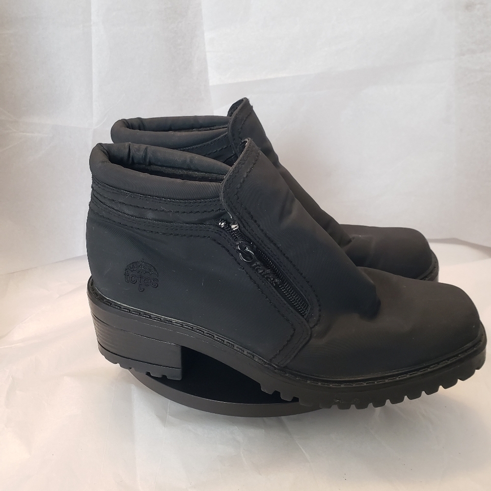 Totes Jill Chuck Zip-Up Ankle Boots Size 7 Black